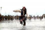 Пираты Карибского моря: Сундук мертвеца / Pirates of the Caribbean: Dead Man's Chest (Найтли, Депп, Блум, 2006) F7738a358379355