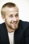 Райан Гослинг (Ryan Gosling) Press Conference "Stay" by Yoram Kahana 2005 - 4xHQ 50c2e0358557621