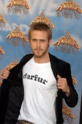 Райан Гослинг (Ryan Gosling) MTV Movie Awards 2005.06.04. - 12xHQ Bdd825358554219