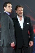 Расселл Кроу (Russell Crowe) Man of Steel (El Hombre de Acero) premiere at the Capitol cinema in Madrid, 17.06.13 (46xHQ) 7003a0358749311