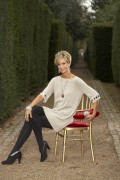 Lady Victoria Hervey - Страница 2 89c762358756606