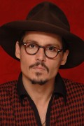 Джонни Депп (Johnny Depp) пресс-конференция к фильму "Sweeney Todd", Лондон, 27.11.07 (25xHQ) 6f0c6e359774941