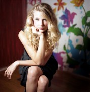 Тейлор Свифт (Taylor Swift) - Observer Photoshoot 2009 - 16xUHQ 6f1e23363210070