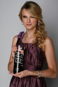 Тейлор Свифт (Taylor Swift) - 10th Young Hollywood Awards Portraits by Jeff Vespa (5xHQ) 80ab11363219808