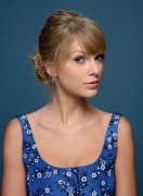 Тейлор Свифт (Taylor Swift) of 'One Chance' poses at the Guess Portrait Studio during 2013 TIFF in Toronto,09.09.13 (13xHQ) Dd62a6363218074