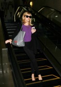 Риз Уизерспун (Reese Witherspoon) LAX airport October 30-2014 (52xHQ) D4cef3363286515