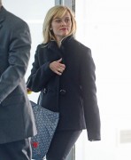 Риз Уизерспун (Reese Witherspoon) Departs out of JFK airport in NY,29.10.2014 (21xHQ) Df5ab2364179866