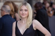 Dakota Fanning - Страница 4 Fe8e18364176772