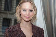 Дженнифер Лоуренс (Jennifer Lawrence) The Hunger Games Mockingjay Part 1 Press Conference, London, 11.10.2014 (13xHQ) 0600c6364874953