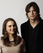 Натали Портман и Эштон Кутчер (Natalie Portman, Ashton Kutcher) фотограф Matt Sayles (2011-01-07) (8xHQ) 7df689366243531