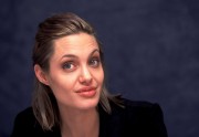 Анджелина Джоли (Angelina Jolie)   Girl, Interrupted press conference 1999 (13xHQ) 08843c367524838