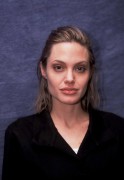 Анджелина Джоли (Angelina Jolie)   Girl, Interrupted press conference 1999 (13xHQ) Bbc8e8367524804