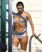 Ева Лонгория (Eva Longoria) wearing a bikini at a pool in Miami December 6-2014 (24xHQ) 6aa00e372188702