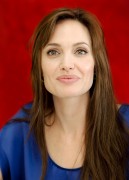 Анджелина Джоли (Angelina Jolie)   Salt press conference portraits by Armando Gallo (Cancun, July 1, 2010) (10xHQ) F3967f372543946
