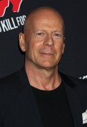 Брюс Уиллис (Bruce Willis) Sin City A Dame to Kill For Premiere, TCL Chinese Theater, 2014 - 70xHQ F1727f381274736