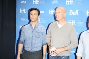 Брюс Уиллис (Bruce Willis) Looper Press Conference during the 2012 Toronto International Film Festival in Toronto,06.09.2012 - 41xHQ 1ca02e381288361