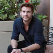 Лиам Хемсворт (Liam Hemsworth) 'The Hunger Games Catching Fire' Press Conference (Four Seasons Hotel in Beverly Hills (November 8, 2013) 044f97381922388