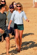 Тейлор Свифт (Taylor Swift) on a boat, Maui, Hawaii, 2015.1.24 (57xHQ) 2b93d4386396954