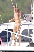 Тейлор Свифт (Taylor Swift) on a boat, Maui, Hawaii, 2015.1.24 (57xHQ) 5927b5386397029