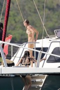 Тейлор Свифт (Taylor Swift) on a boat, Maui, Hawaii, 2015.1.24 (57xHQ) 9164f1386397035
