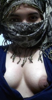Jilbab BIGBOOB Selfie