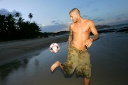 Дэвид Бекхэм (David Beckham)  in Brazil at beach - January 30 2008 - 6xHQ 480bcc388876068