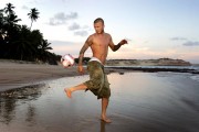 Дэвид Бекхэм (David Beckham)  in Brazil at beach - January 30 2008 - 6xHQ 4fefc9388876048