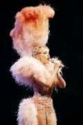 Кайли Миноуг (Kylie Minogue) Showgirl Homecoming Tour (25xHQ) 6921b9390111667