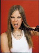 Аврил Лавин (Avril Lavigne) MTV Studios Photoshooting, Rome 06.12.2003 (26xHQ) 1e8a38390440712