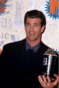 Мэл Гибсон (Mel Gibson) MTV Movie Awards - September 7, 1993 (MQ) 2f2ea9390672129