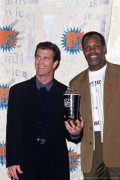 Мэл Гибсон (Mel Gibson) MTV Movie Awards - September 7, 1993 (MQ) B1882a390672196