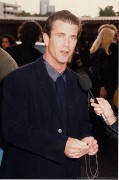 Мэл Гибсон (Mel Gibson) MTV Movie Awards - September 7, 1993 (MQ) D89d59390671964