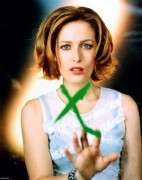 Джиллиан Андерсон (Gillian Anderson) TV Guide November 2001 - 3xHQ 7f2159393946185