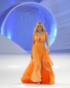 Кейт Аптон (Kate Upton) walking the runway at Liverpool Fashion Fest AW 2012 in Mexico City, 01.03.2012 (48xHQ) D2072b393942286