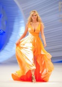 Кейт Аптон (Kate Upton) walking the runway at Liverpool Fashion Fest AW 2012 in Mexico City, 01.03.2012 (48xHQ) F0e956393941879