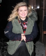 Kelly Clarkson - LQ / MQ / Tagged pictures