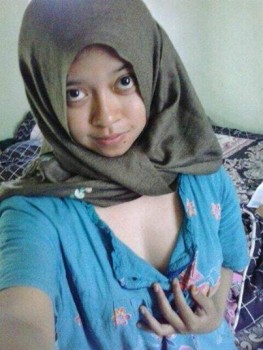 cewek jilbab bugil