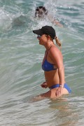 Бритни Спирс (Britney Spears) Wearing a Bikini in Hawaii, 26.03.15 (93xHQ) 1ce204400432907