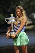 Виктория Азаренко (Victoria Azarenka) Australian Open Champion Photocall (Melbourne, 29.01.2012) (60xHQ) 8fe0c5519770808