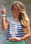 Виктория Азаренко (Victoria Azarenka) Australian Open Champion Photocall (Melbourne, 29.01.2012) (60xHQ) Dddd97519771110