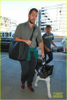Henry Cavill News: Goodbye Superman: Henry & Kal Fly Out Of Los Angeles